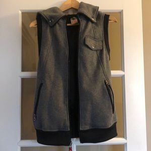 Burton Dryride Hoodie Vest. - size m